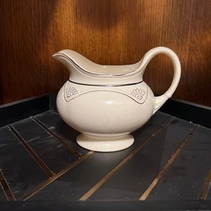 Homer Laughlin Gravy K45 M 8    4-3/4" Tall   Art Deco Pattern